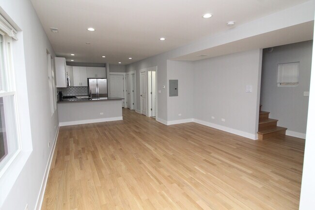 Building Photo - 1411 W Taylor St