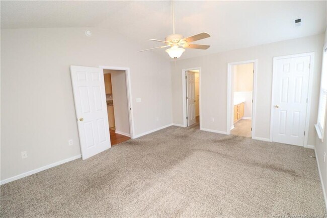 Building Photo - 305 Firefly Rd