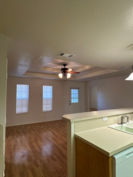Building Photo - 1520 Indian Trl