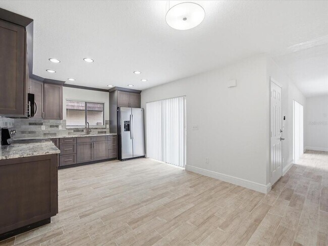Building Photo - 15446 E Pond Woods Dr