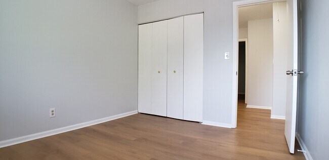 Building Photo - 97 Woodlake Dr