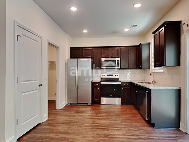 Building Photo - 509 West St