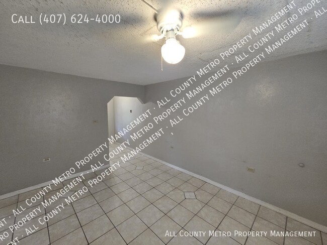 Building Photo - Affordable Orlando 2 Bedroom Duplex