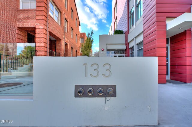 Building Photo - 133 S Los Robles Ave