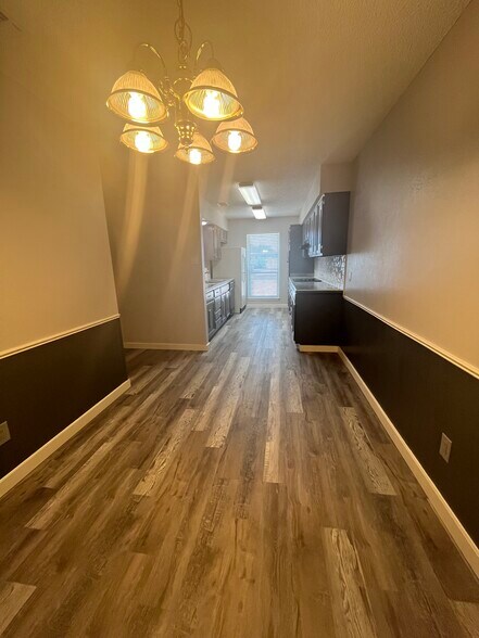 Kitchen Dining Room 10x8 - 6160 Denis Ln