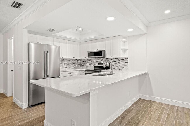 Building Photo - 4949 N Hwy A1A