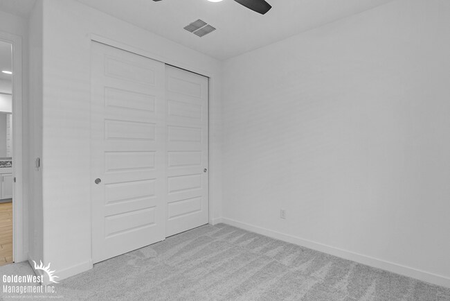 Building Photo - Beautiful 3Bdm 2Ba Home with Modern Upgrad...