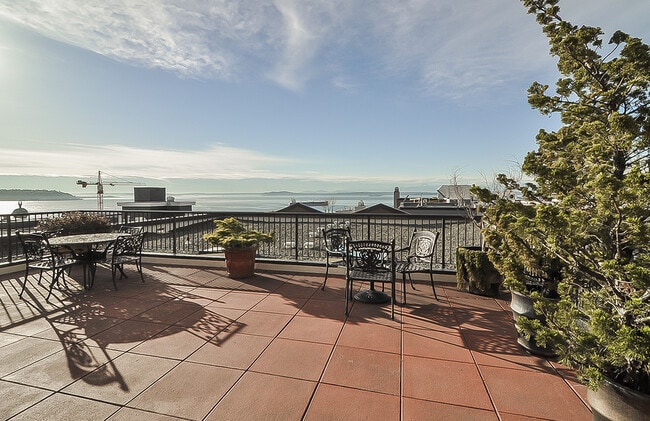 Building Photo - Top floor corner one-bedroom in the heart of it all, don't miss out, tour today!
