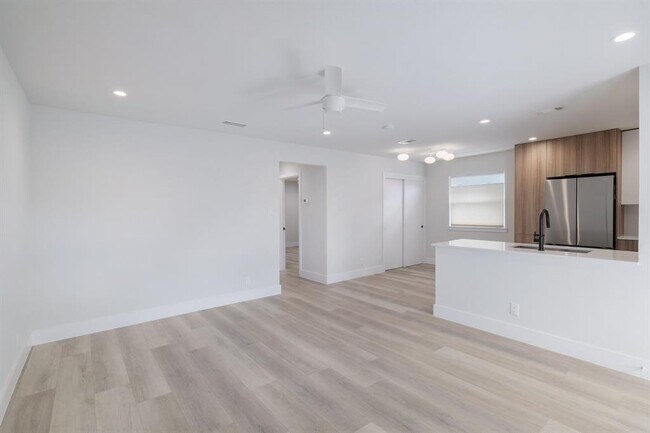 Building Photo - 5304 St Georges Green
