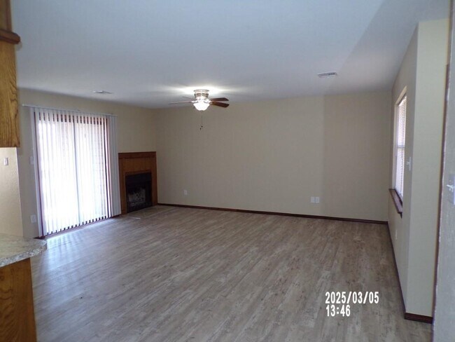 Building Photo - 4008 NW Ozmun Ave