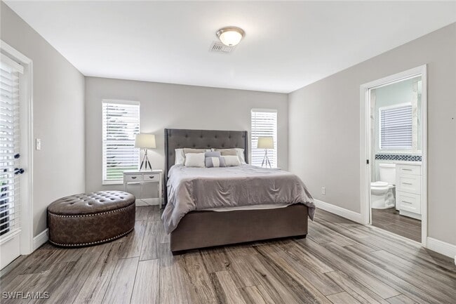 Building Photo - 851 102nd Ave N