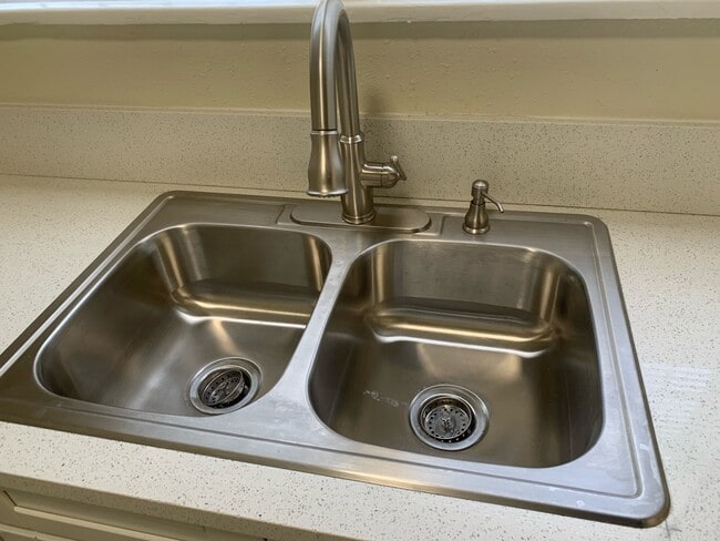 Building Photo - 2228 Thurman Ave