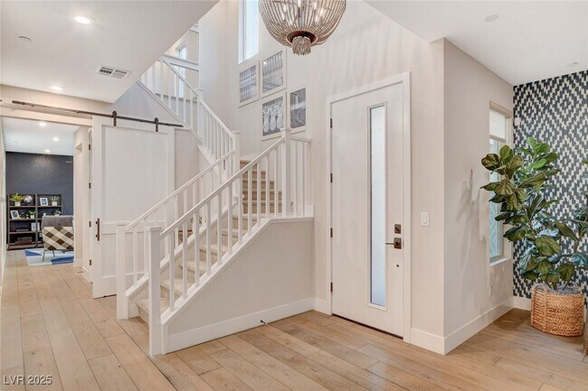 Building Photo - 3209 Vittoria Ave