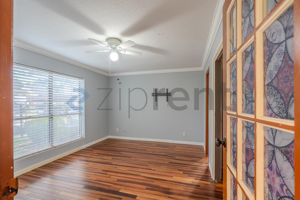 Building Photo - Unit 403
