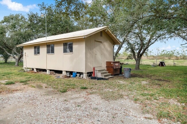 Building Photo - 6927 David St