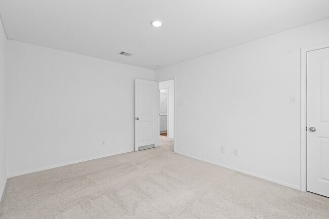 Building Photo - 23810 Maida Vw