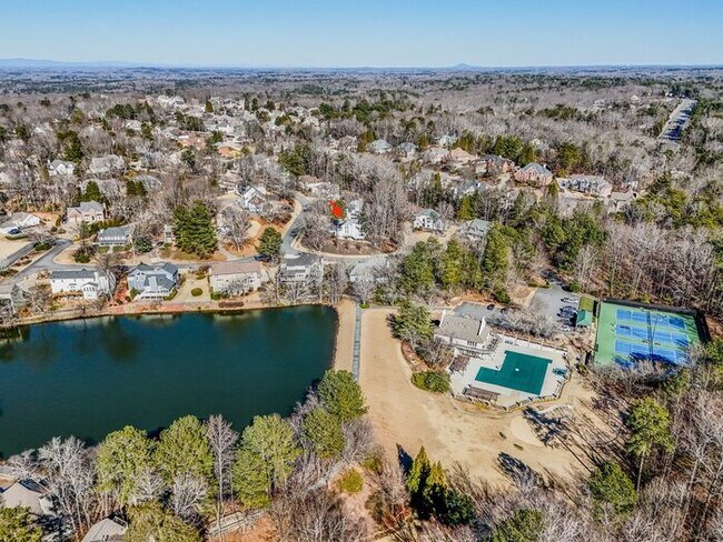 Building Photo - 4518 Club House Dr