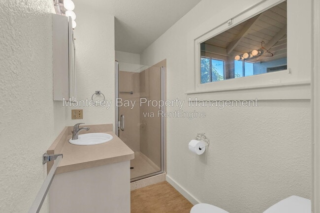 Building Photo - 140 18th St