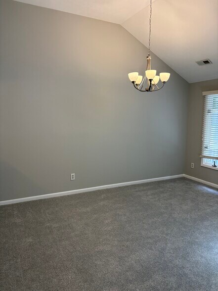 Main bedroom - 12913 Church Ct