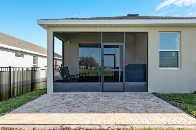 Building Photo - 3 Bedrooms | 2 Bathrooms | 2-Car Garage | Fully Fenced Yard