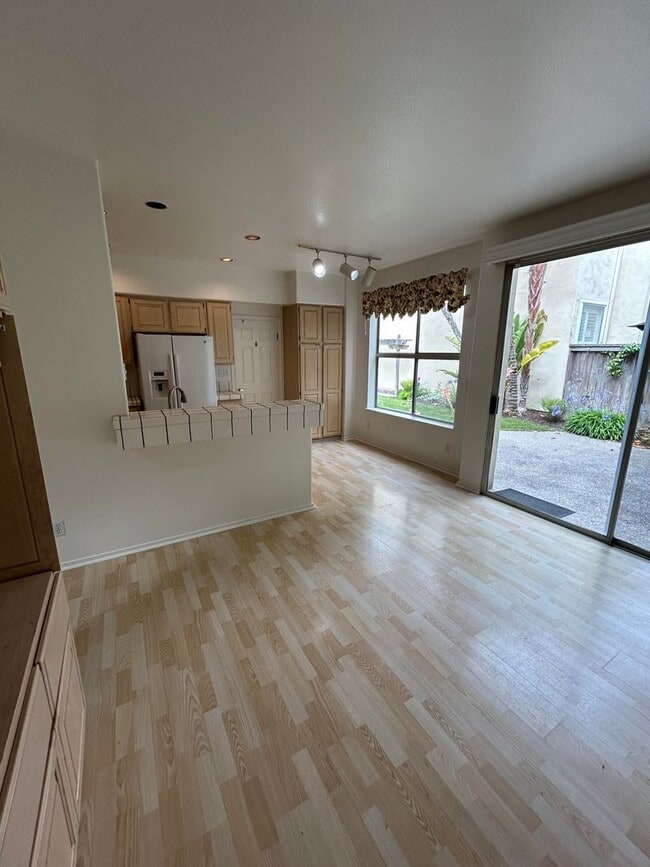 Building Photo - 139 Cardigan Bay