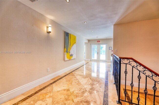 Building Photo - 5826 SW 17th St