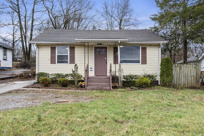 Building Photo - Newly Renovated Home in Clarksville