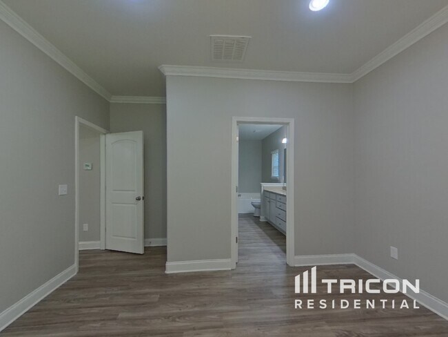 Building Photo - 1814 Woods Ln