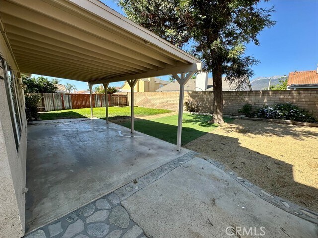 Building Photo - 3680 N Live Oak Ave