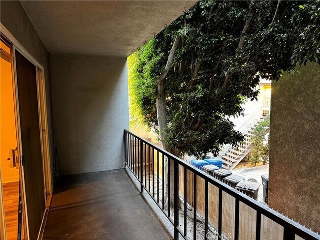 Building Photo - 280 Molino Ave
