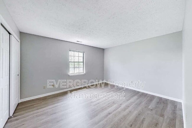 Building Photo - 29 Medina Ln
