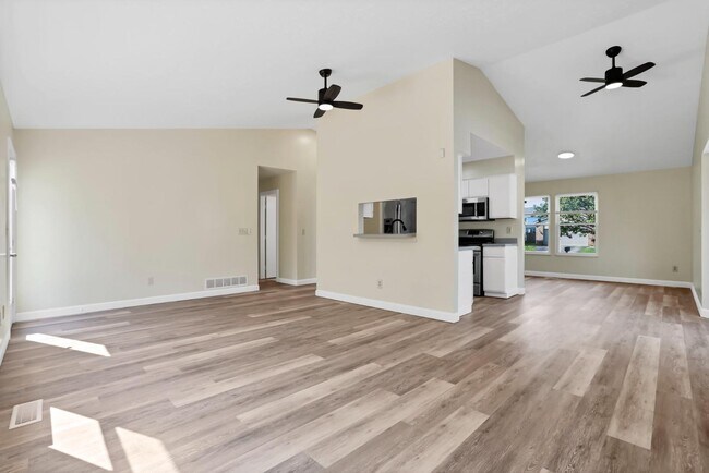 Building Photo - 5541 Mid Day Dr