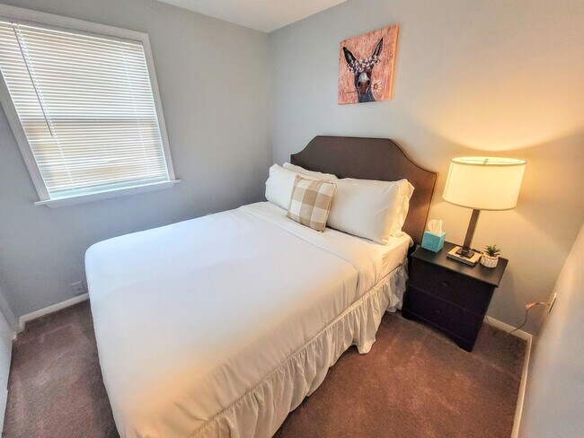 Building Photo - 202 Glen Rd