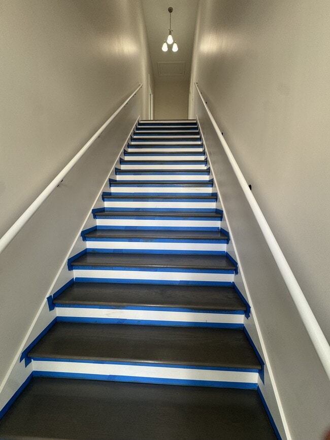 Building Photo - 89 Fishburne St