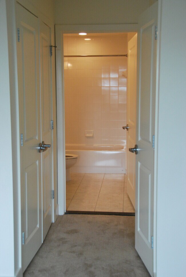 Building Photo - 4101 Albemarle St NW