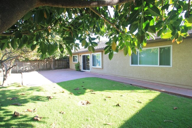 Building Photo - Charming One-Story Home in Central Ventura...