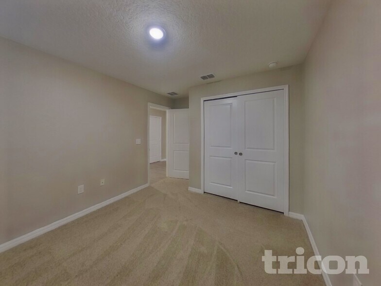 Building Photo - 1725 Garden View St