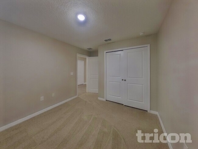 Building Photo - 1725 Garden View St