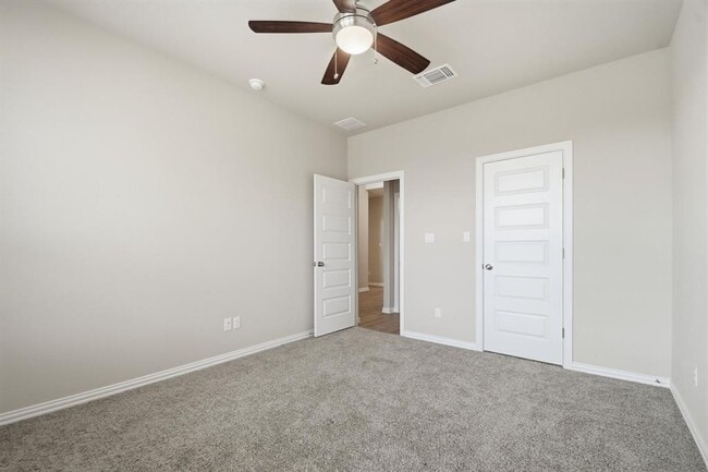 Building Photo - 1009 Calendula Trl