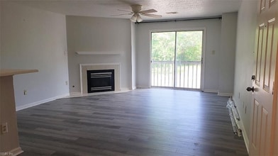 Building Photo - 1563 N King St