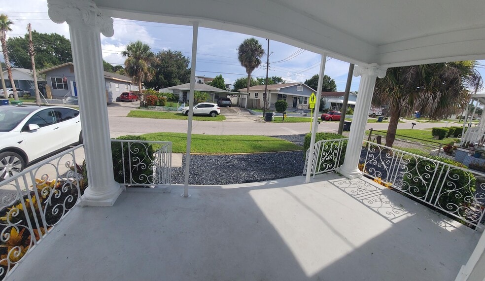 Unfurnished $1,850 - 2519 W Walnut St