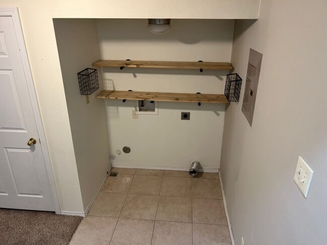 Building Photo - Updated 3-Bedroom Home In Great Neighborhood