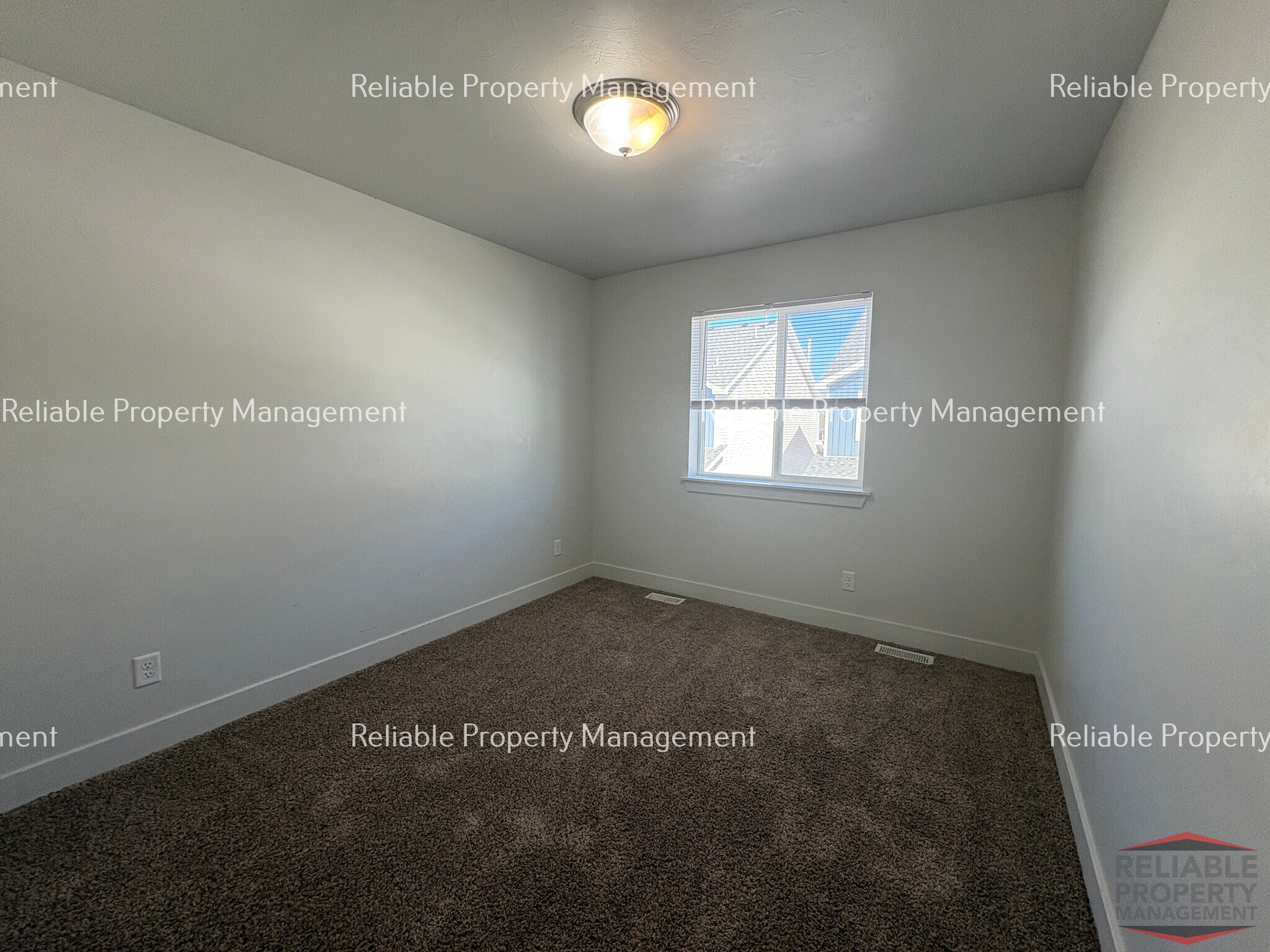 Building Photo - 148 S Emery Ln