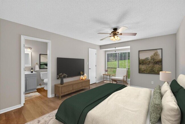 Building Photo - 3 BEDROOM CONDO IN TERRIFIC LOCATION!
