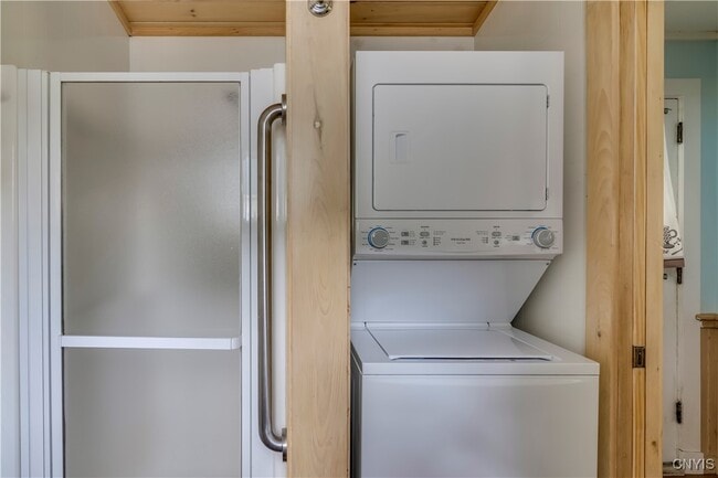 Building Photo - 216 Frontenac Blvd