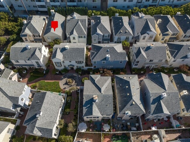 Building Photo - BEAUTIFUL, BRIGHT & AIRY, 3BR2.5BA TOWNHOME ON THE WESTERN-MOST CORNER/END OF THE EXCLUSIVE 1800 ...
