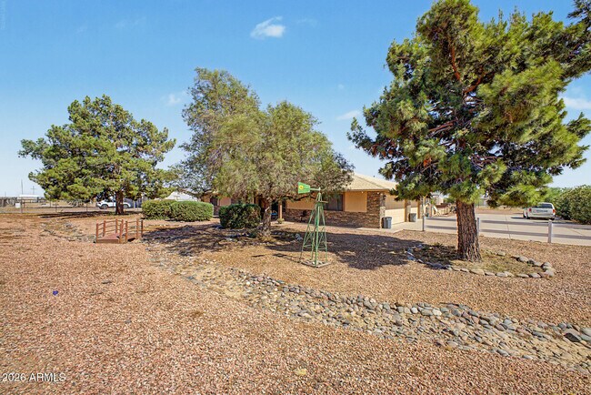 Building Photo - 20537 W Gordon Way