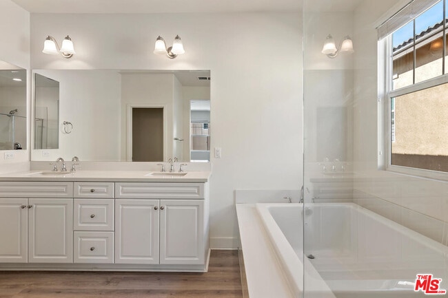 Building Photo - 11611 Cantara Dr