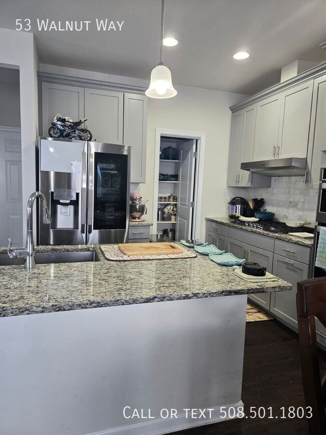 Building Photo - 53 Walnut Way