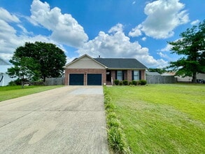 Building Photo - Newly Updated 3-Bed, 2-Bath Nest in Fayett...